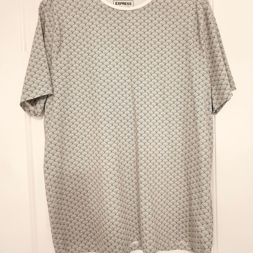 Men's Express Gray Patterned Short Sleeve Tee Large NWT - Picture 3 of 9